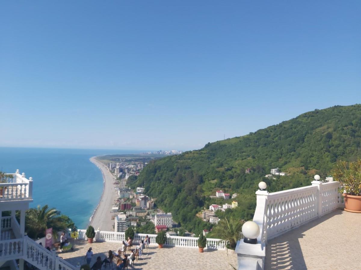 Отель Zura Квариати Экстерьер фото