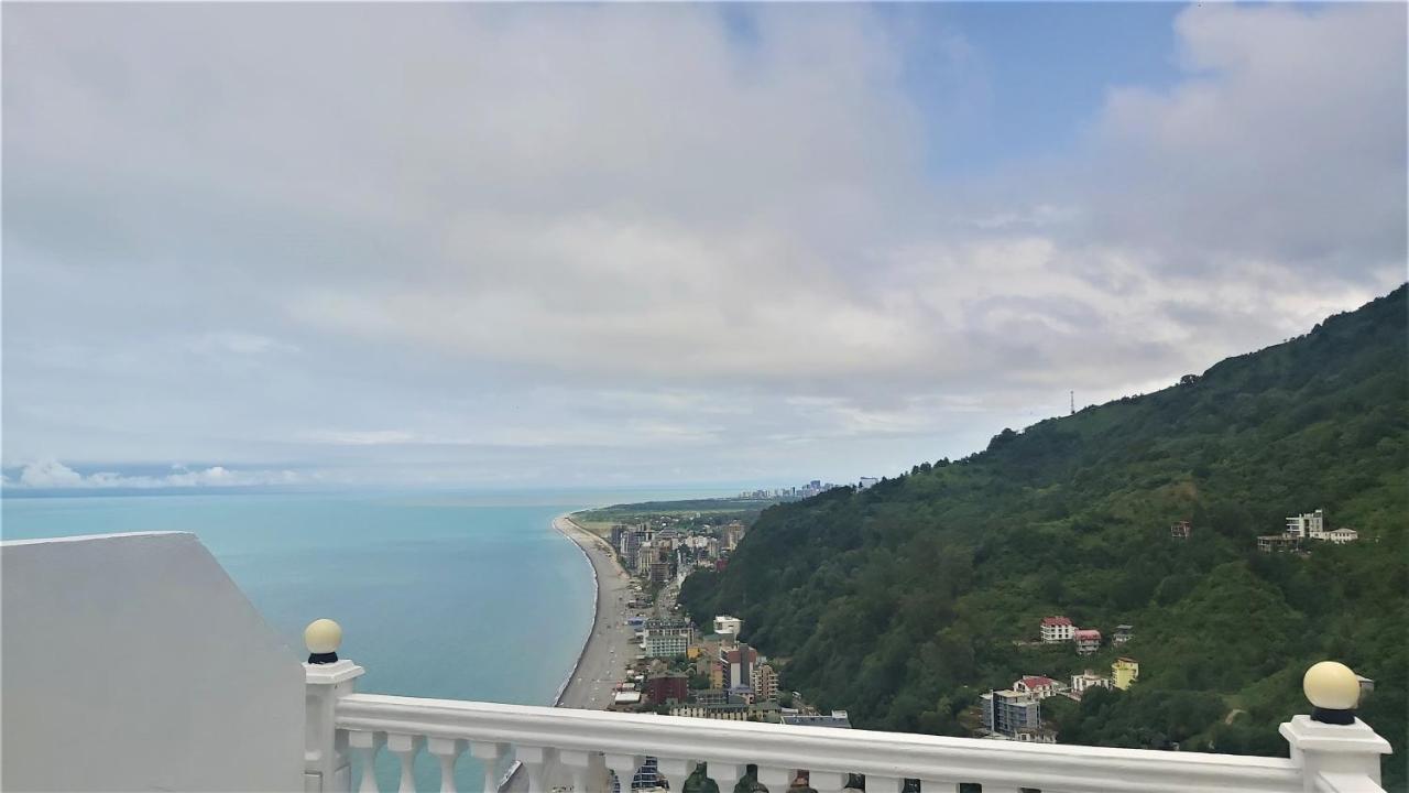 Отель Zura Квариати Экстерьер фото